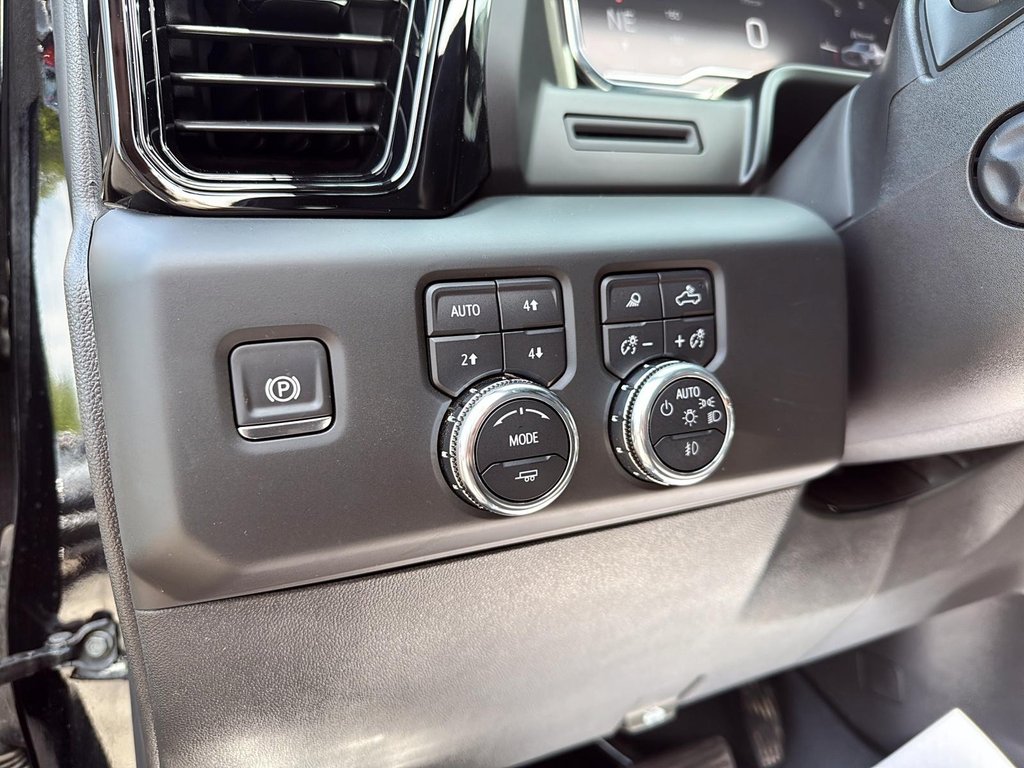 2025 GMC Sierra 1500 AT4 in Drummondville, Quebec - 12 - w1024h768px