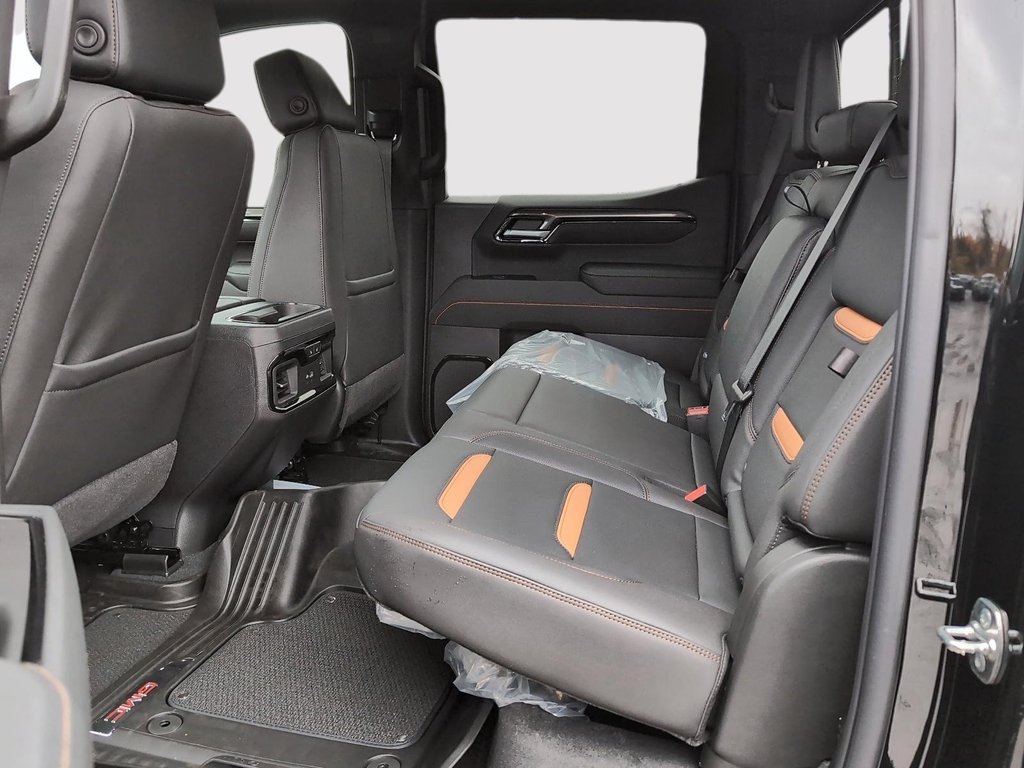 2026 GMC Sierra 1500 AT4 in Drummondville, Quebec - 9 - w1024h768px