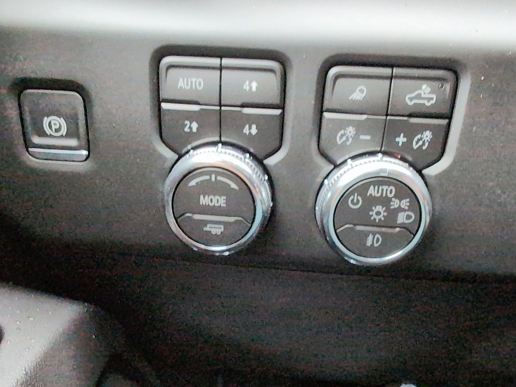 2026 GMC Sierra 1500 AT4 in Drummondville, Quebec - 14 - w1024h768px