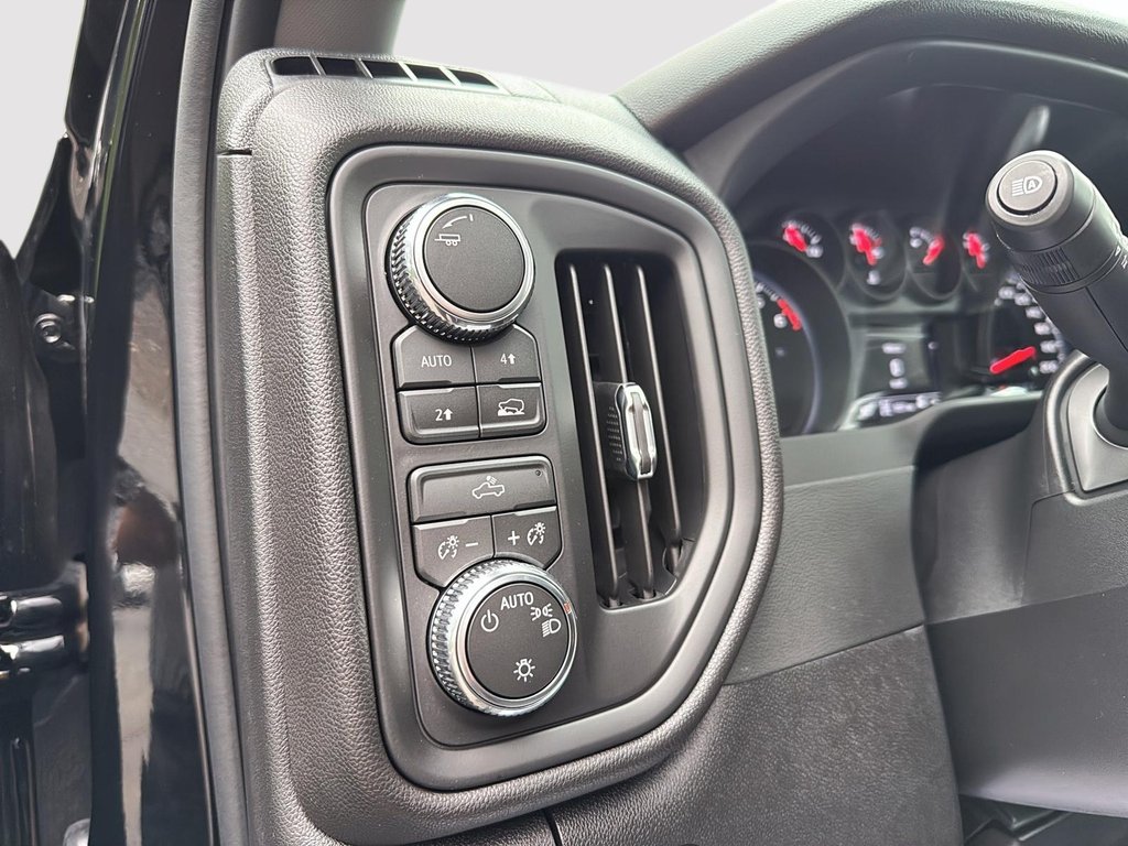 2026 GMC Sierra 1500 PRO in Drummondville, Quebec - 12 - w1024h768px