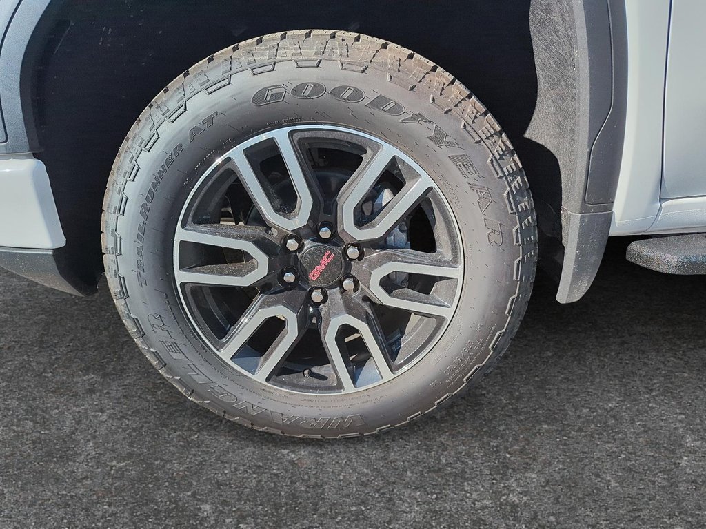 2026 GMC Sierra 1500 AT4 in Drummondville, Quebec - 8 - w1024h768px