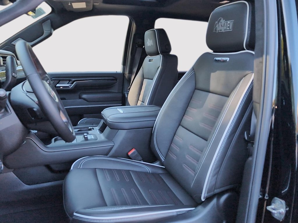 2026 GMC SIERRA 2500 HD AT4X in Drummondville, Quebec - 13 - w1024h768px