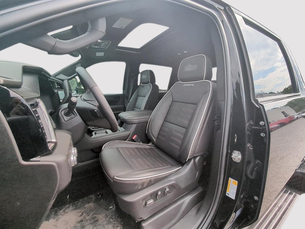 2026 GMC Sierra 2500 HD AT4X in Drummondville, Quebec - 8 - w1024h768px