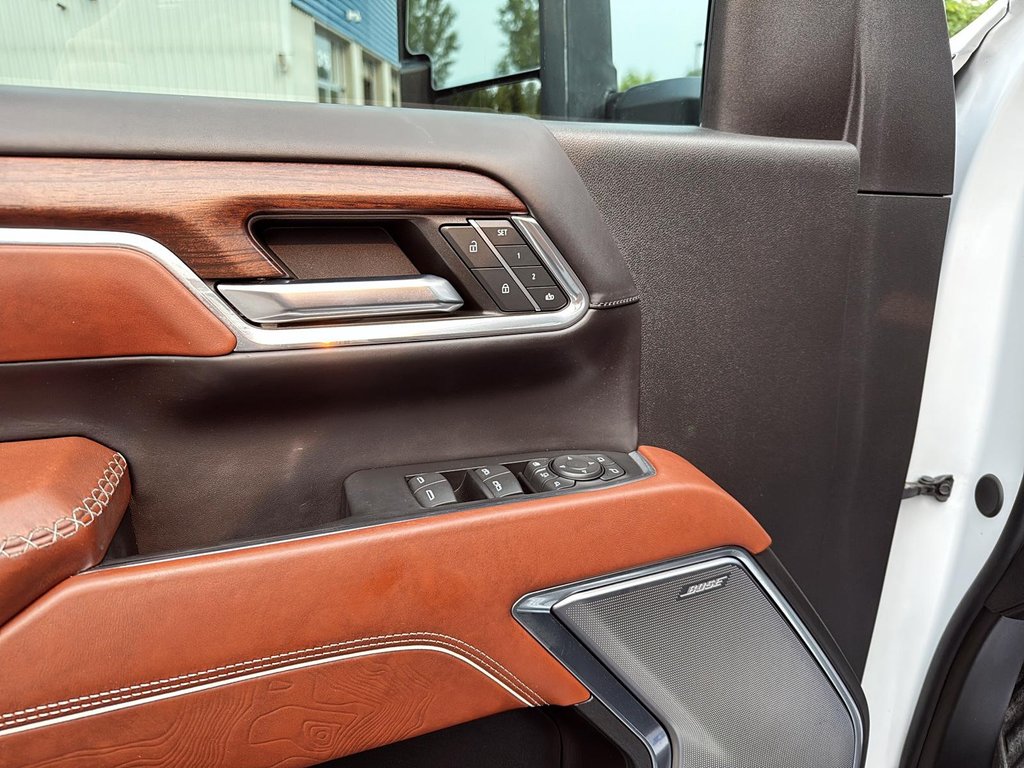 2024 GMC Sierra 2500HD Denali Ultimate in Drummondville, Quebec - 11 - w1024h768px