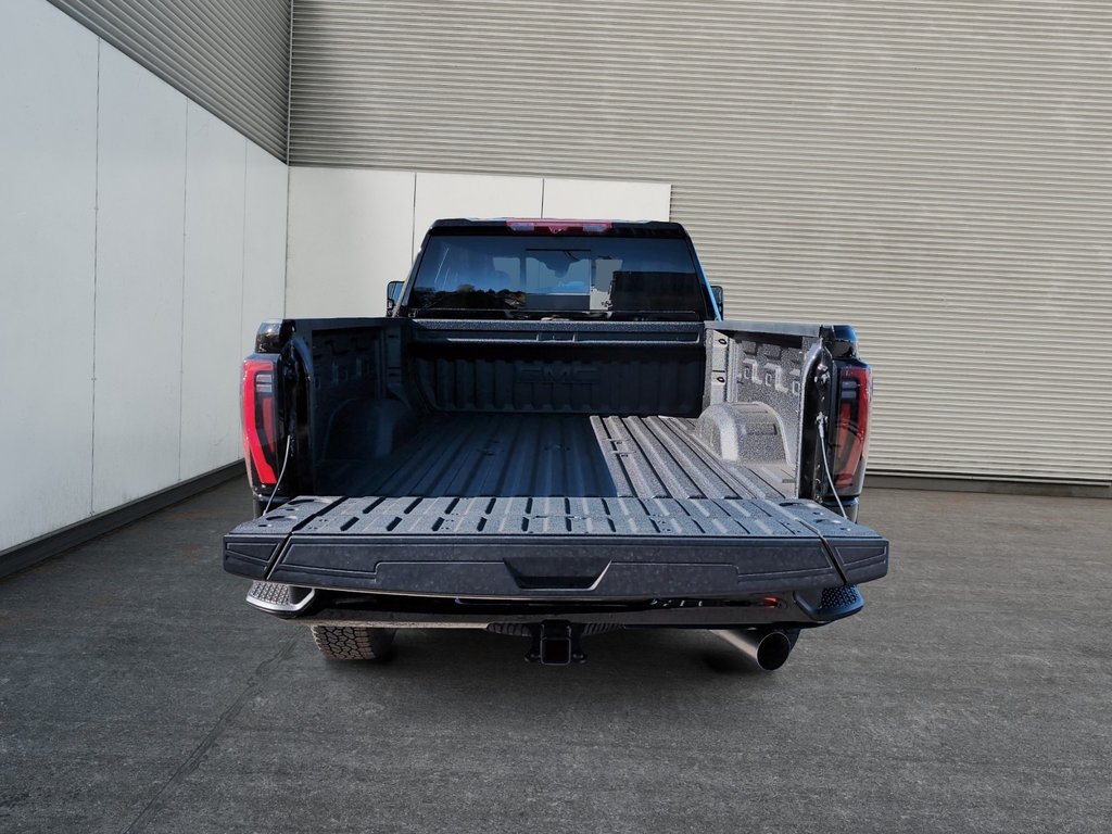 2026 GMC Sierra 2500HD AT4 in Drummondville, Quebec - 13 - w1024h768px