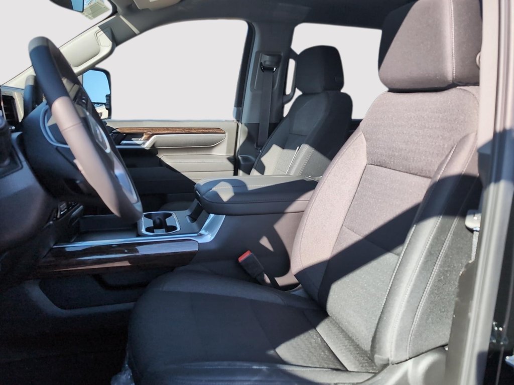 GMC Sierra 3500 HD SLE DRW 2026 à Drummondville, Québec - 9 - w1024h768px