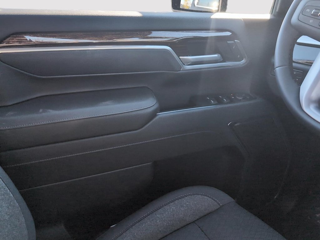 GMC Sierra 3500 HD SLE DRW 2026 à Drummondville, Québec - 11 - w1024h768px