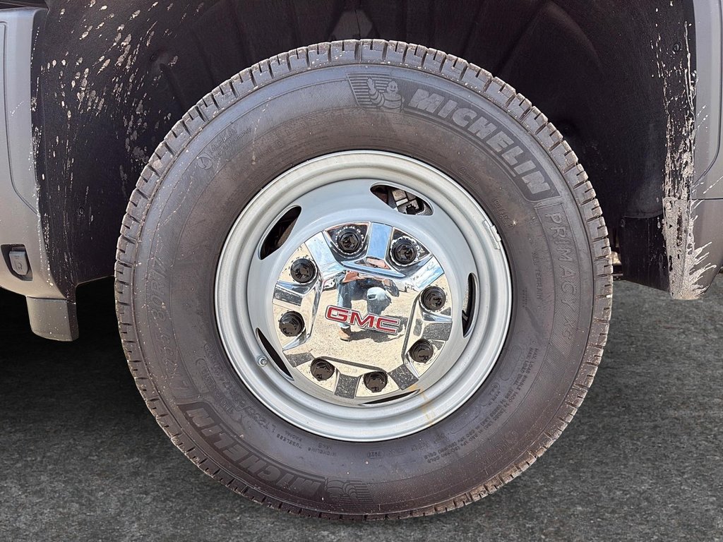 GMC Sierra 3500 HD SLE DRW 2026 à Drummondville, Québec - 6 - w1024h768px