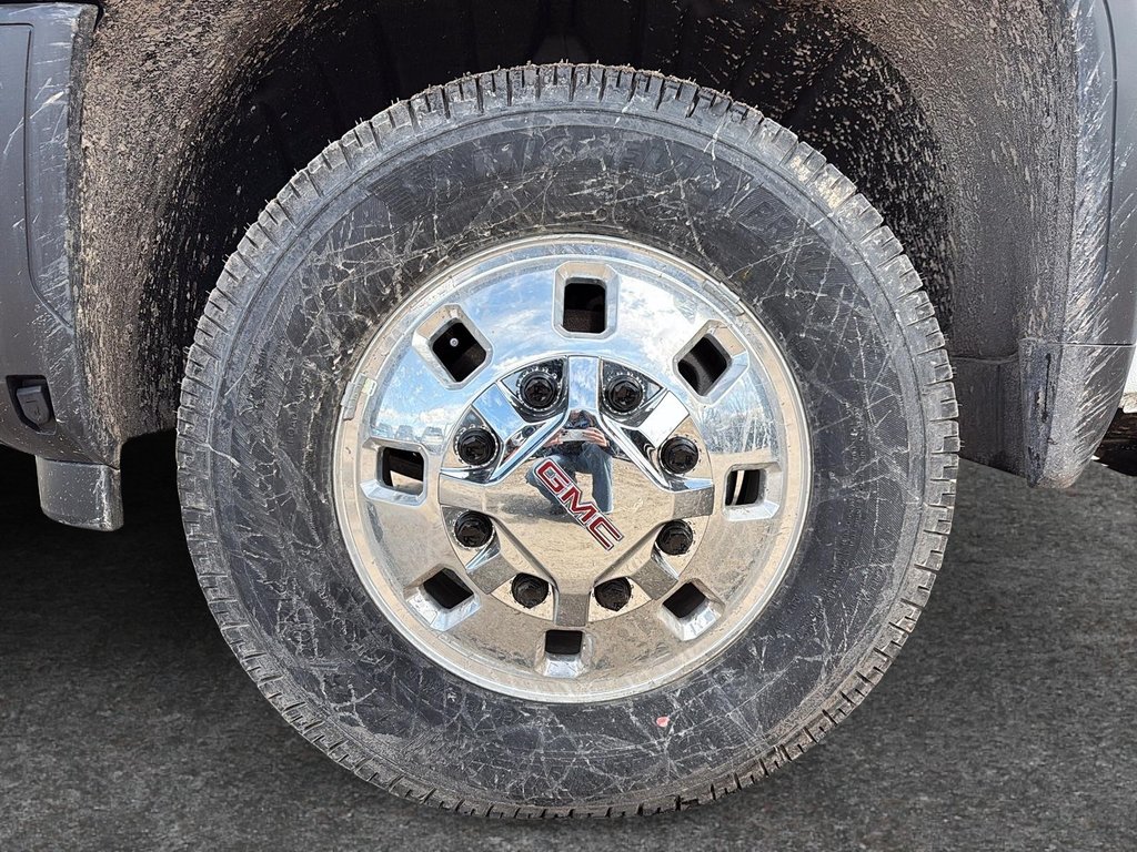 2026 GMC Sierra 3500 HD SLE DRW in Drummondville, Quebec - 6 - w1024h768px