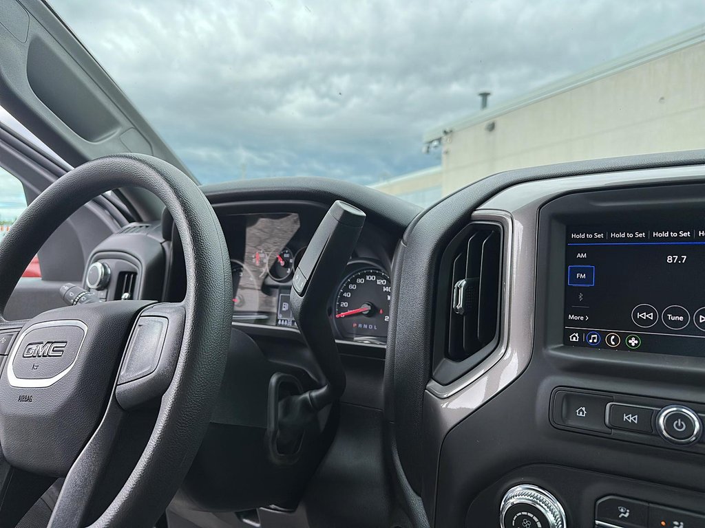 GMC Sierra 3500 HD PRO DRW 2026 à Drummondville, Québec - 16 - w1024h768px