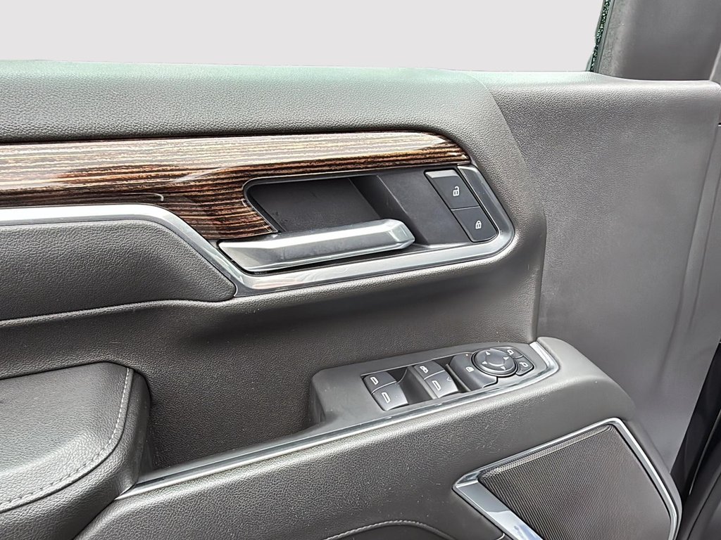 2025 GMC Sierra 3500HD SLE in Drummondville, Quebec - 11 - w1024h768px