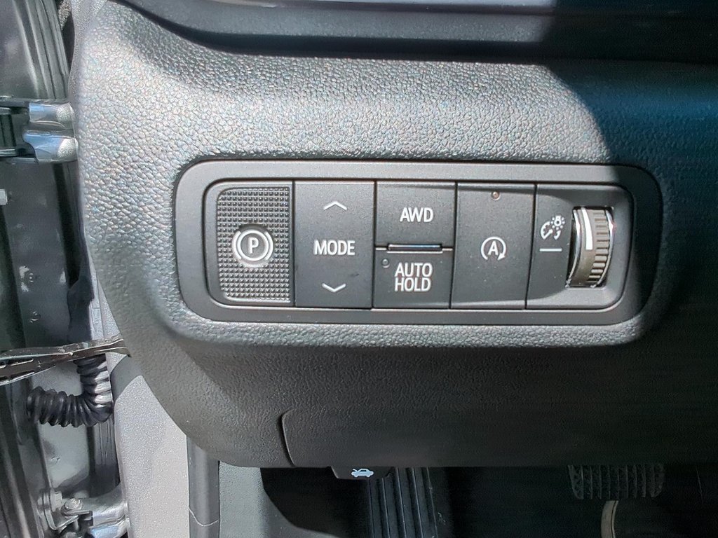 2027 GMC Terrain AT4 in Drummondville, Quebec - 14 - w1024h768px