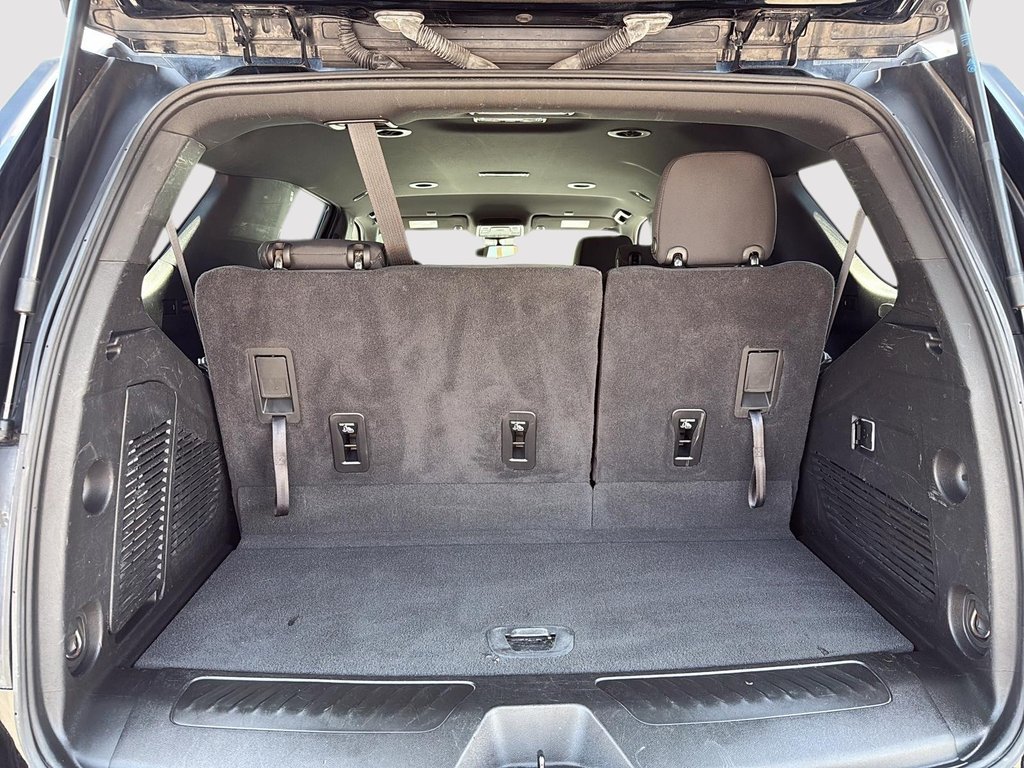 2023 GMC Yukon SLE in Drummondville, Quebec - 6 - w1024h768px