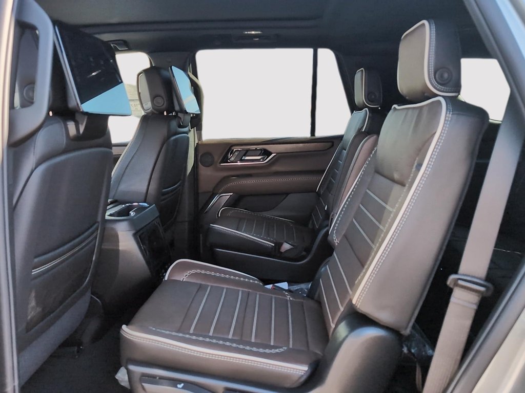 2026 GMC Yukon Denali Ultimate in Drummondville, Quebec - 9 - w1024h768px