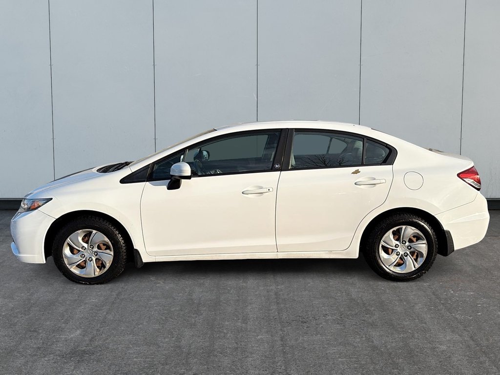 2015 Honda Civic Sedan LX in Drummondville, Quebec - 5 - w1024h768px