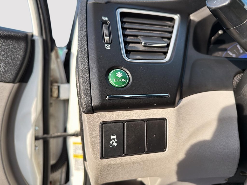 2015 Honda Civic Sedan LX in Drummondville, Quebec - 11 - w1024h768px
