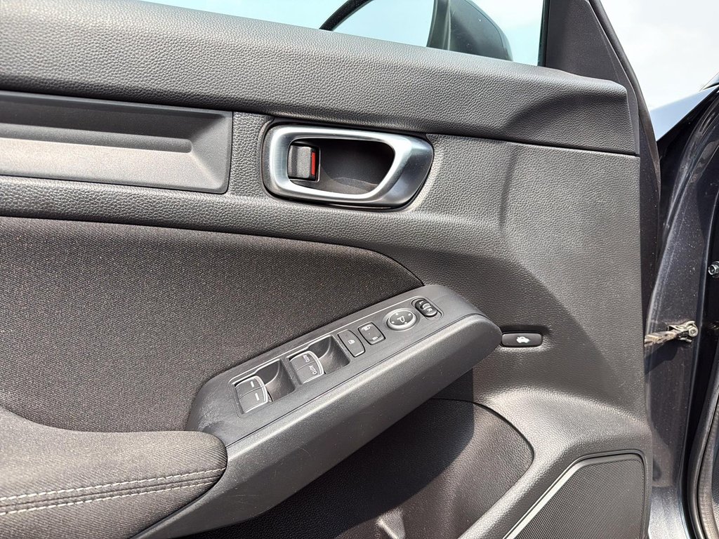 2022 Honda Civic Sedan LX in Drummondville, Quebec - 12 - w1024h768px