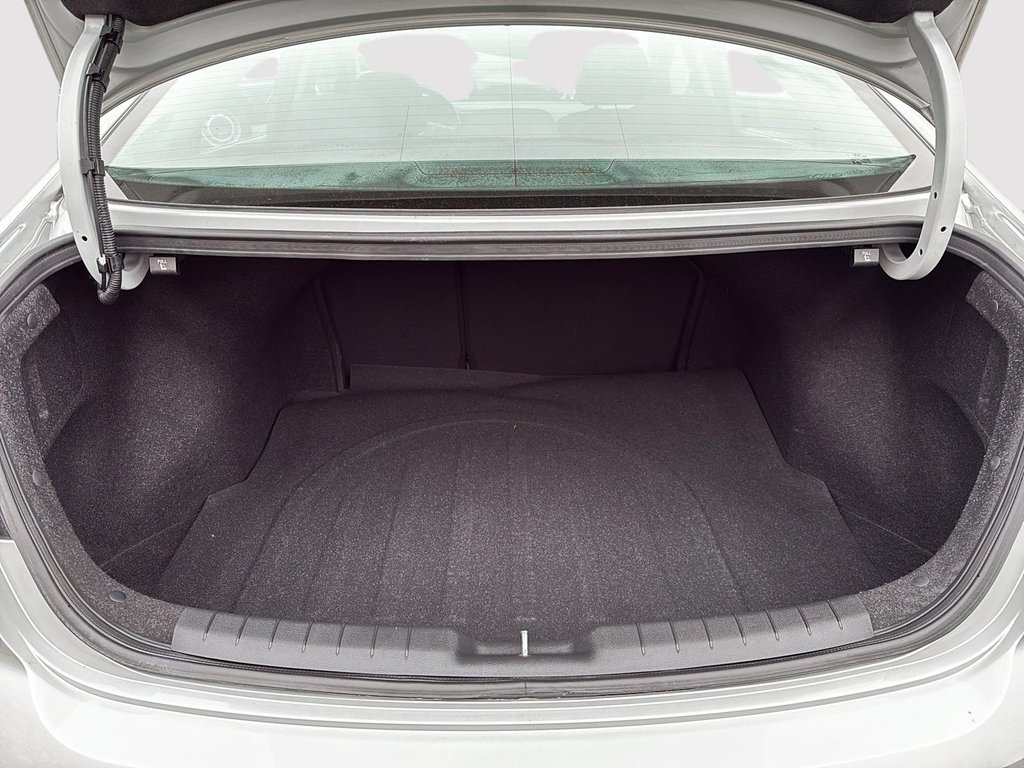 Hyundai Elantra Preferred 2019 à Drummondville, Québec - 6 - w1024h768px