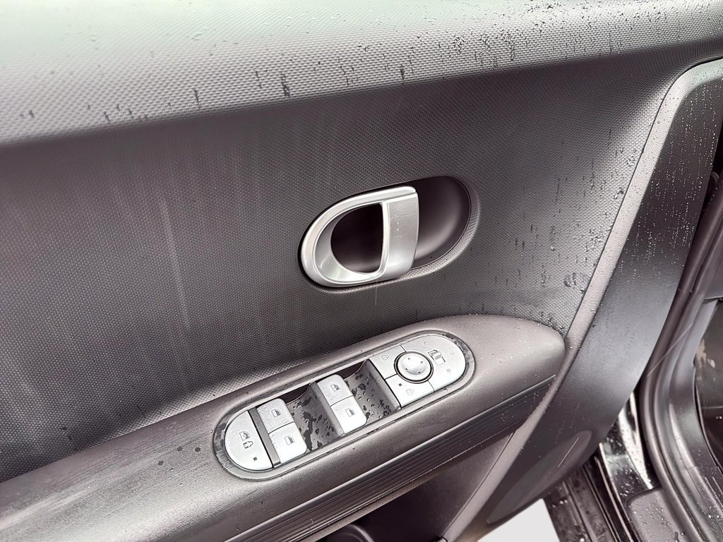 2024 Hyundai IONIQ 5 Preferred in Drummondville, Quebec - 12 - w1024h768px