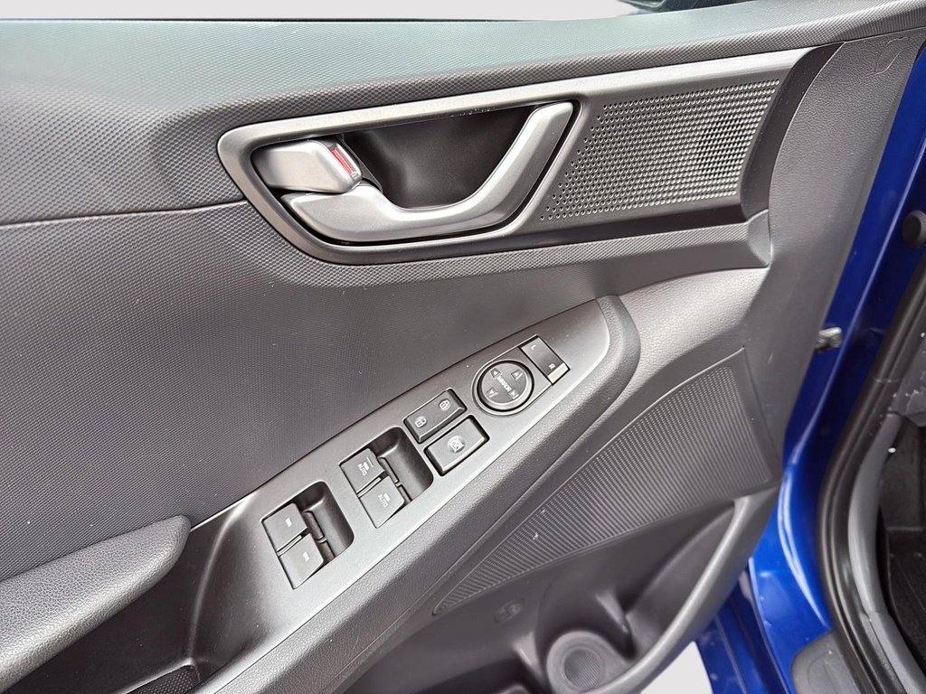 2022 Hyundai Ioniq Plug-In Hybrid Preferred in Drummondville, Quebec - 9 - w1024h768px