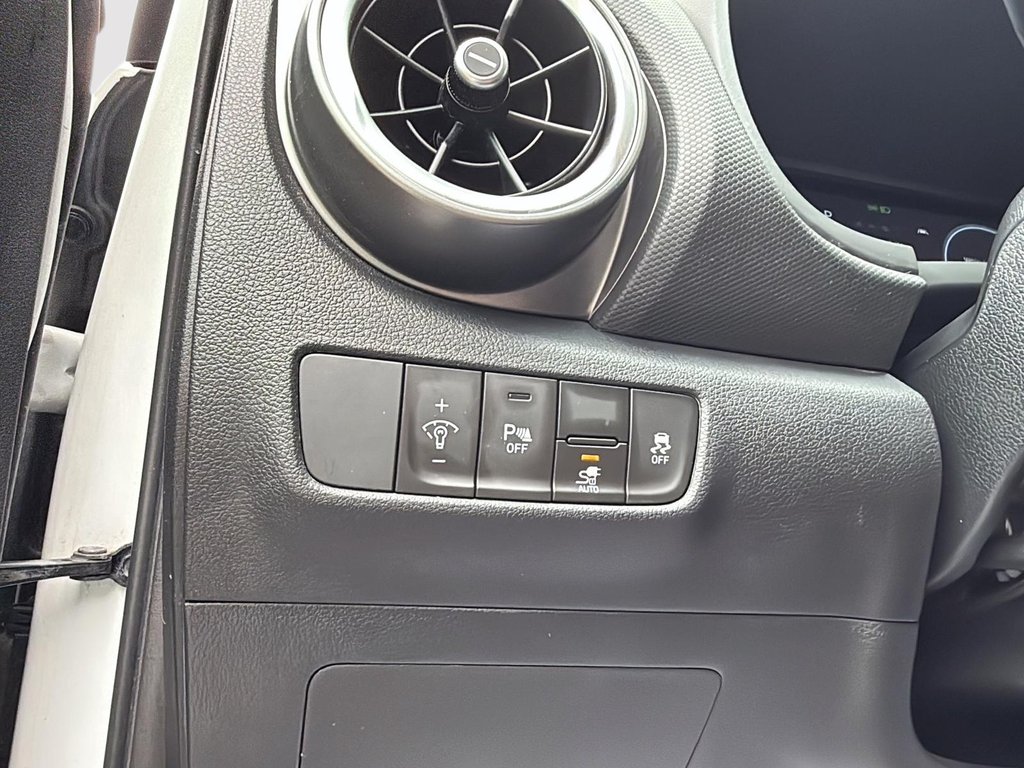 2022 Hyundai Kona Electric Preferred in Drummondville, Quebec - 12 - w1024h768px