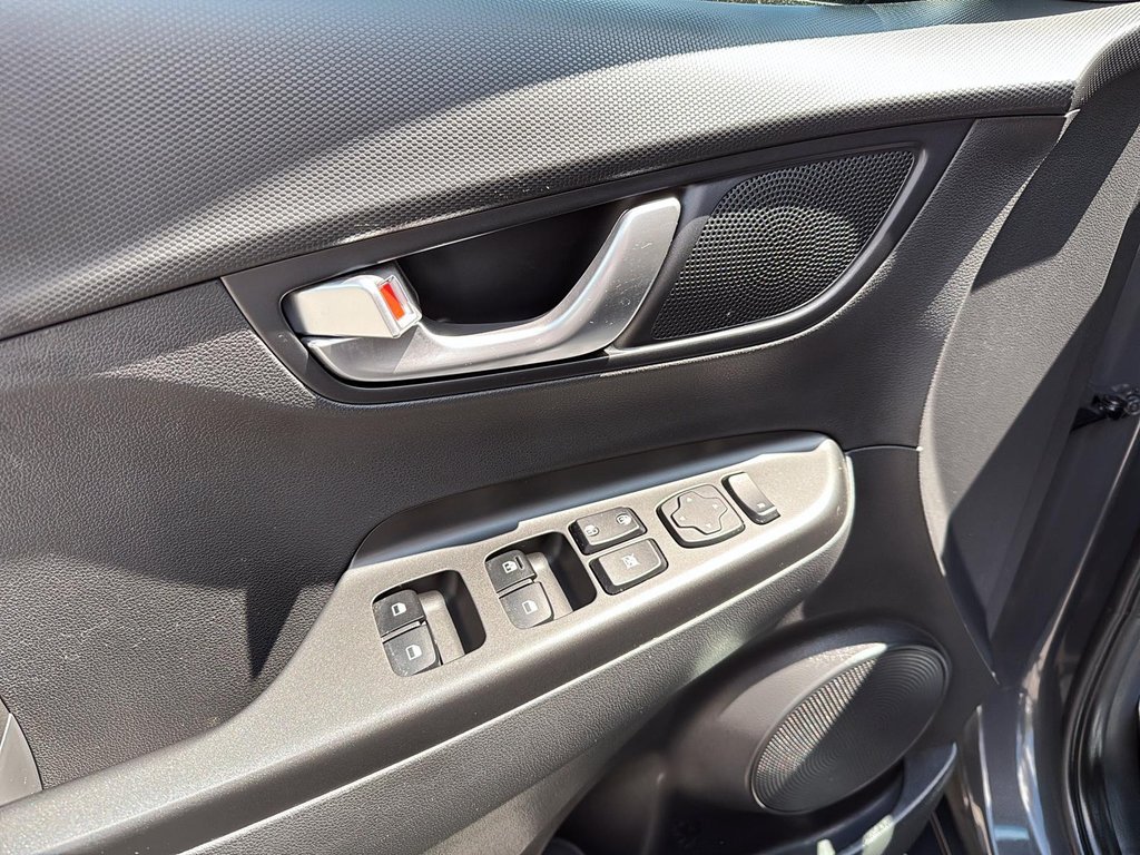 Hyundai KONA ELECTRIC Preferred 2023 à Drummondville, Québec - 12 - w1024h768px