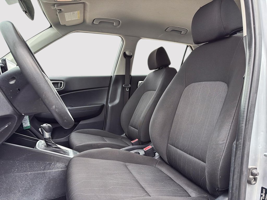 Hyundai Venue Essential 2021-7