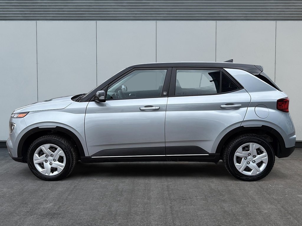 Hyundai Venue Essential 2021-4