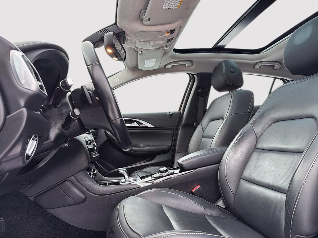 Infiniti QX30  2018-7