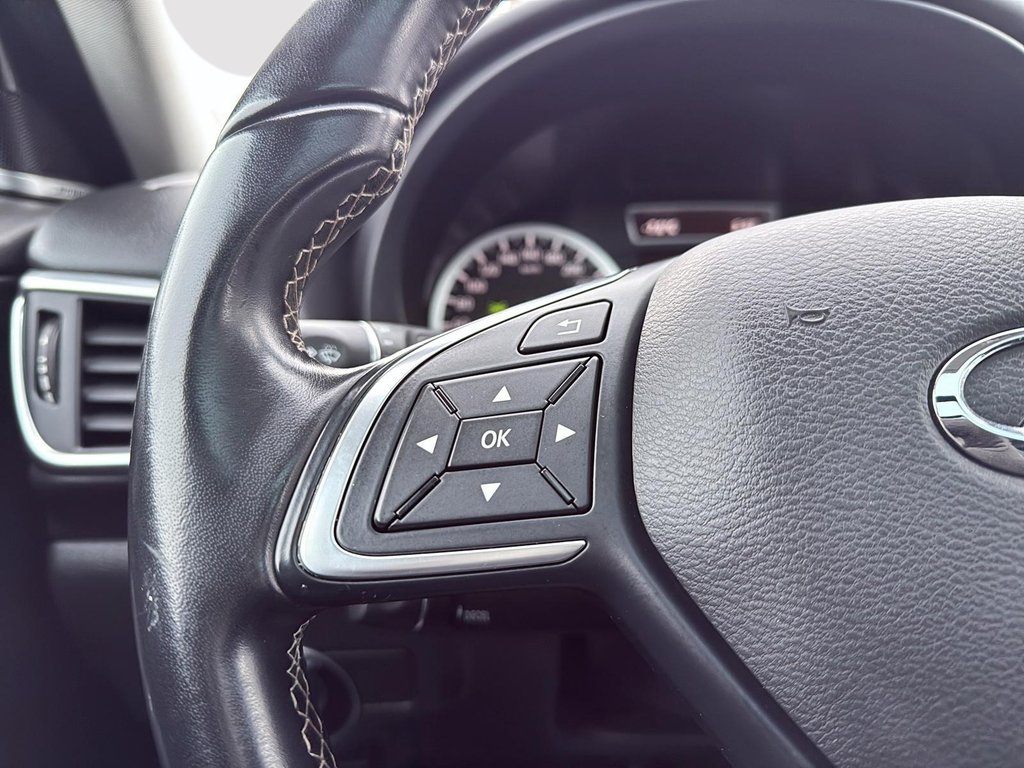 2018 Infiniti QX30 in Drummondville, Quebec - 14 - w1024h768px