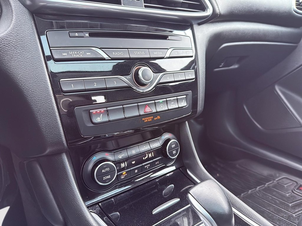 2018 Infiniti QX30 in Drummondville, Quebec - 18 - w1024h768px