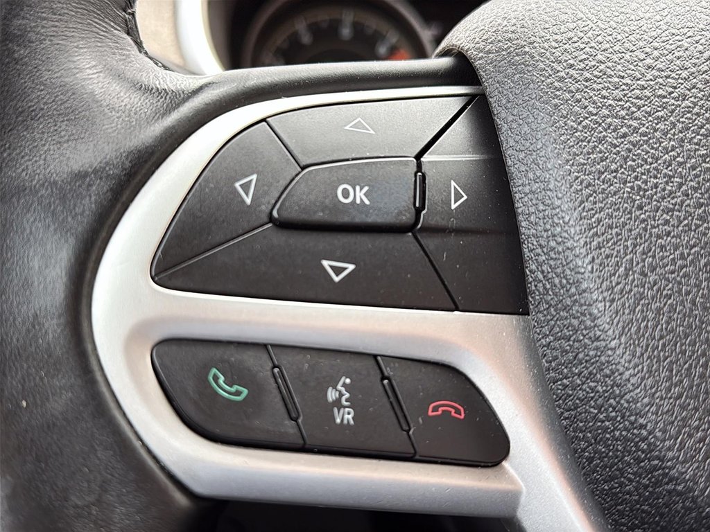 2017 Jeep Cherokee Trailhawk in Drummondville, Quebec - 12 - w1024h768px