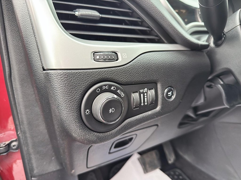 2017 Jeep Cherokee Trailhawk in Drummondville, Quebec - 13 - w1024h768px