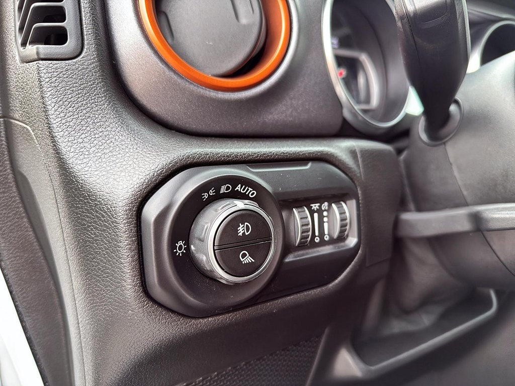 2021 Jeep Gladiator Mojave in Drummondville, Quebec - 10 - w1024h768px