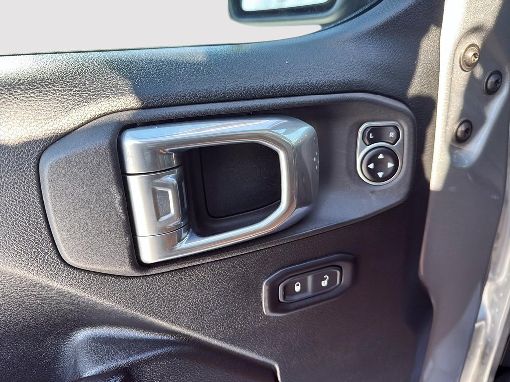 2021 Jeep Gladiator Rubicon in Drummondville, Quebec - 11 - w1024h768px