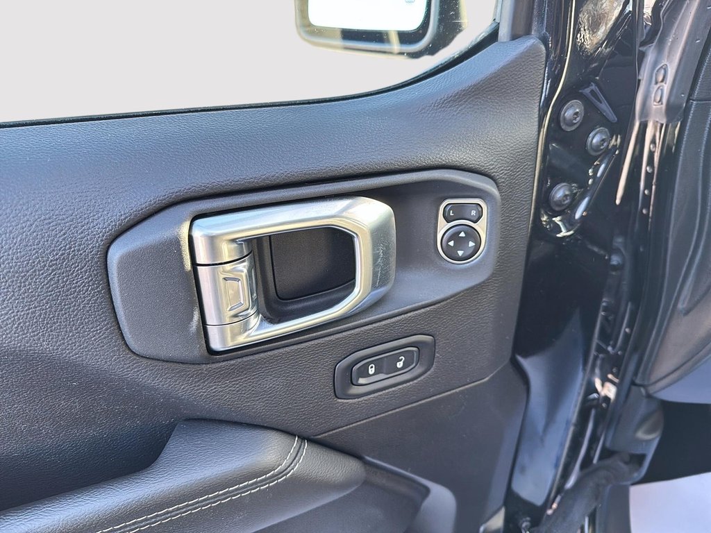 2023 Jeep Gladiator Overland in Drummondville, Quebec - 11 - w1024h768px