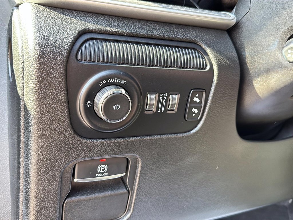 2022 Jeep WAGONEER Series III in Drummondville, Quebec - 11 - w1024h768px