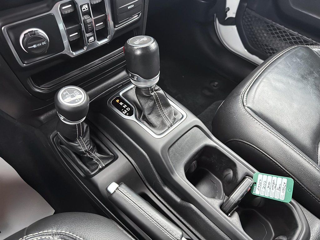 2022 Jeep Wrangler 4xe UNLIMITED SAHARA | TOIT SKY ONE TOUCH in Drummondville, Quebec - 18 - w1024h768px