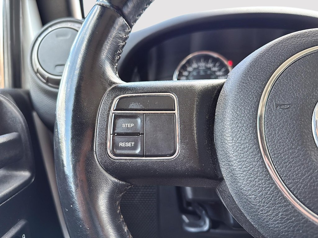 2018 Jeep WRANGLER JK UNLIMITED Sport in Drummondville, Quebec - 12 - w1024h768px