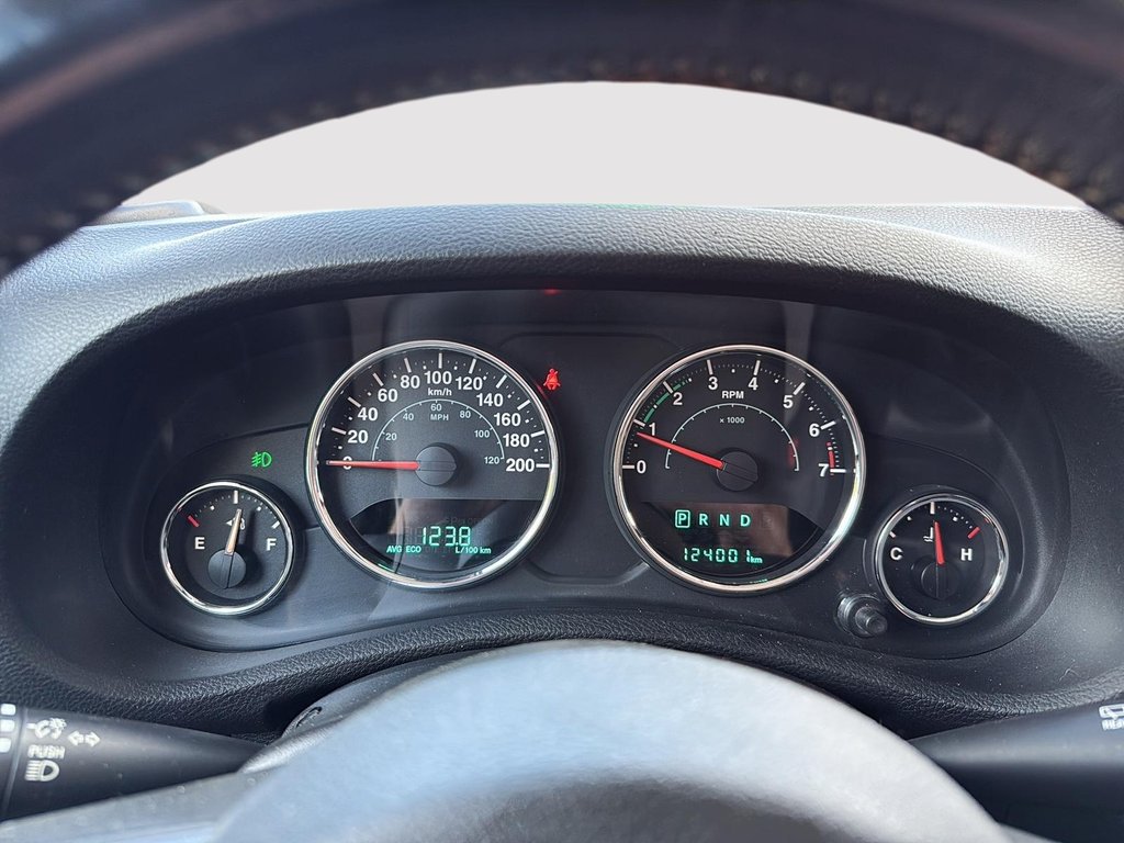 2018 Jeep WRANGLER JK UNLIMITED Sport in Drummondville, Quebec - 14 - w1024h768px
