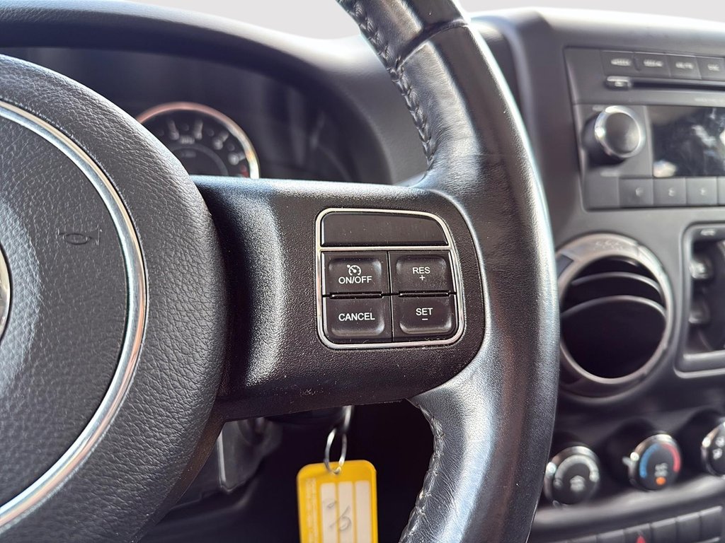 2018 Jeep WRANGLER JK UNLIMITED Sport in Drummondville, Quebec - 13 - w1024h768px