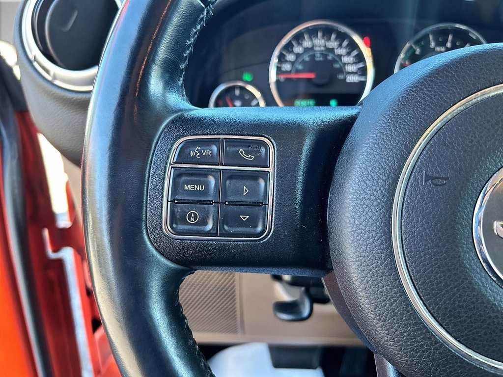 Wrangler Unlimited SAHARA 2 TOIT ! 2015 à Drummondville, Québec - 11 - w1024h768px