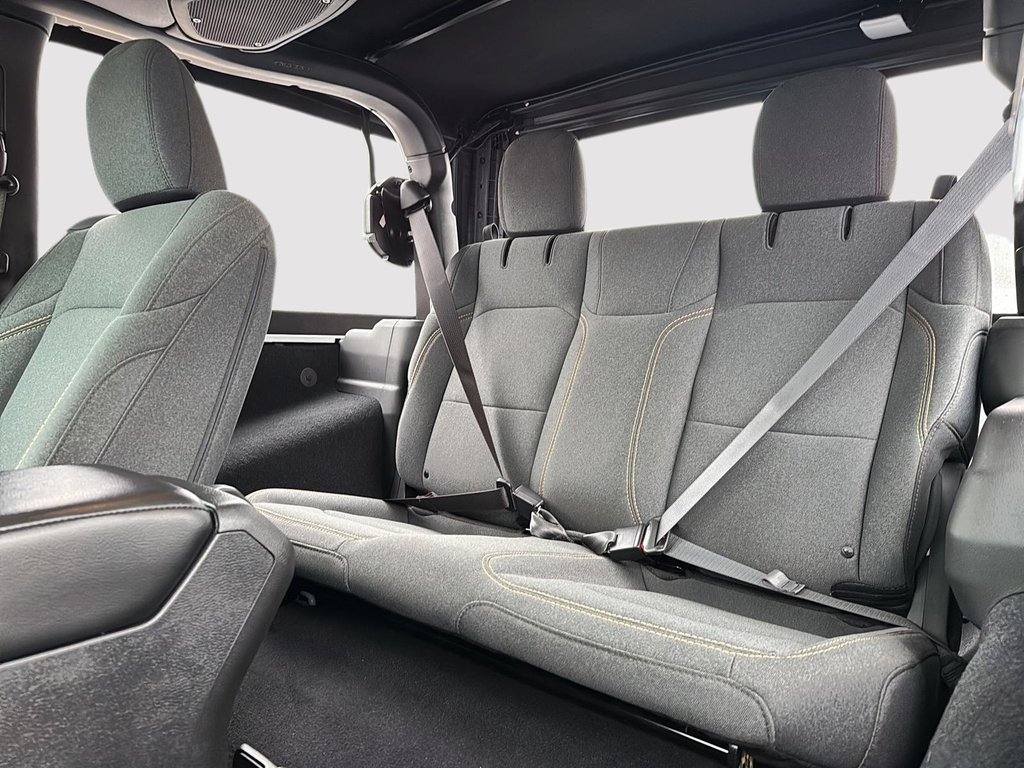 2024 Jeep Wrangler Sport Climatiseur in Drummondville, Quebec - 10 - w1024h768px