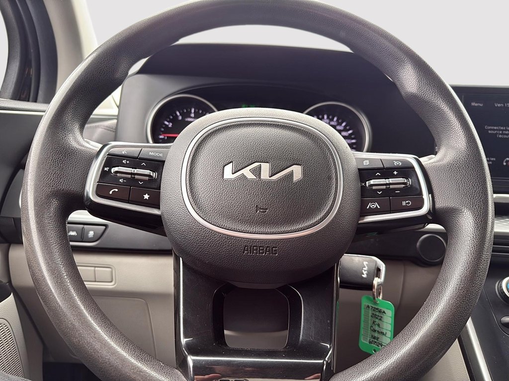 2022 Kia Carnival LX in Drummondville, Quebec - 15 - w1024h768px