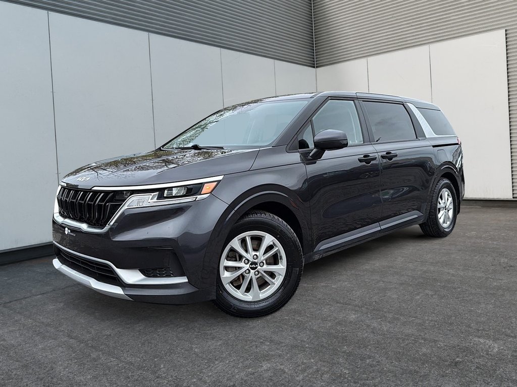 2022 Kia Carnival LX in Drummondville, Quebec - 1 - w1024h768px