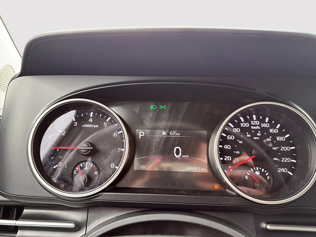 2022 Kia Carnival LX in Drummondville, Quebec - 18 - w1024h768px