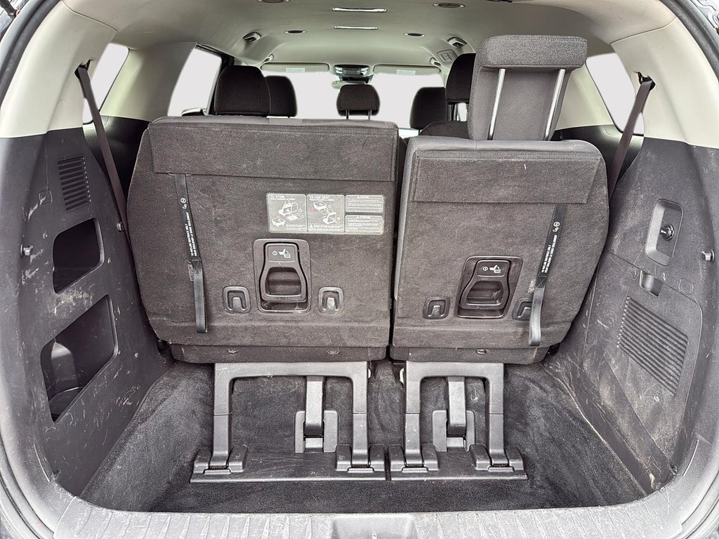 2022 Kia Carnival LX in Drummondville, Quebec - 6 - w1024h768px