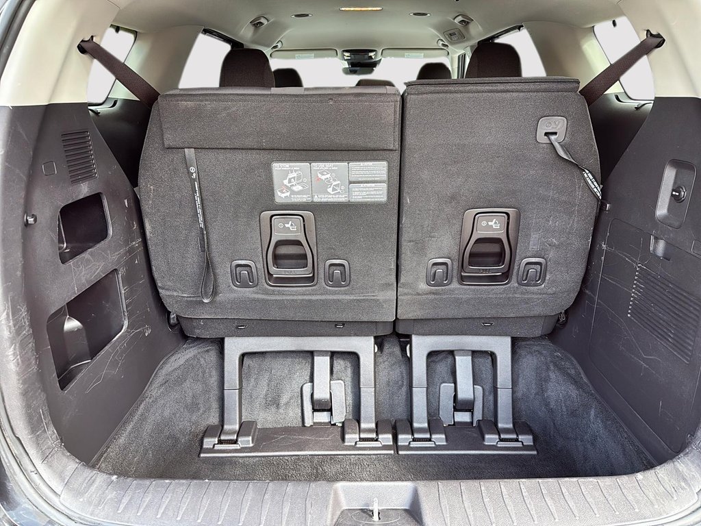 2023 Kia Carnival LX in Drummondville, Quebec - 6 - w1024h768px