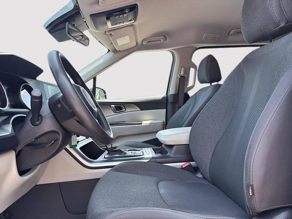 2023 Kia Carnival in Drummondville, Quebec - 9 - w1024h768px