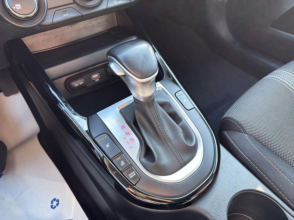 2022 Kia Forte LX in Drummondville, Quebec - 19 - w1024h768px